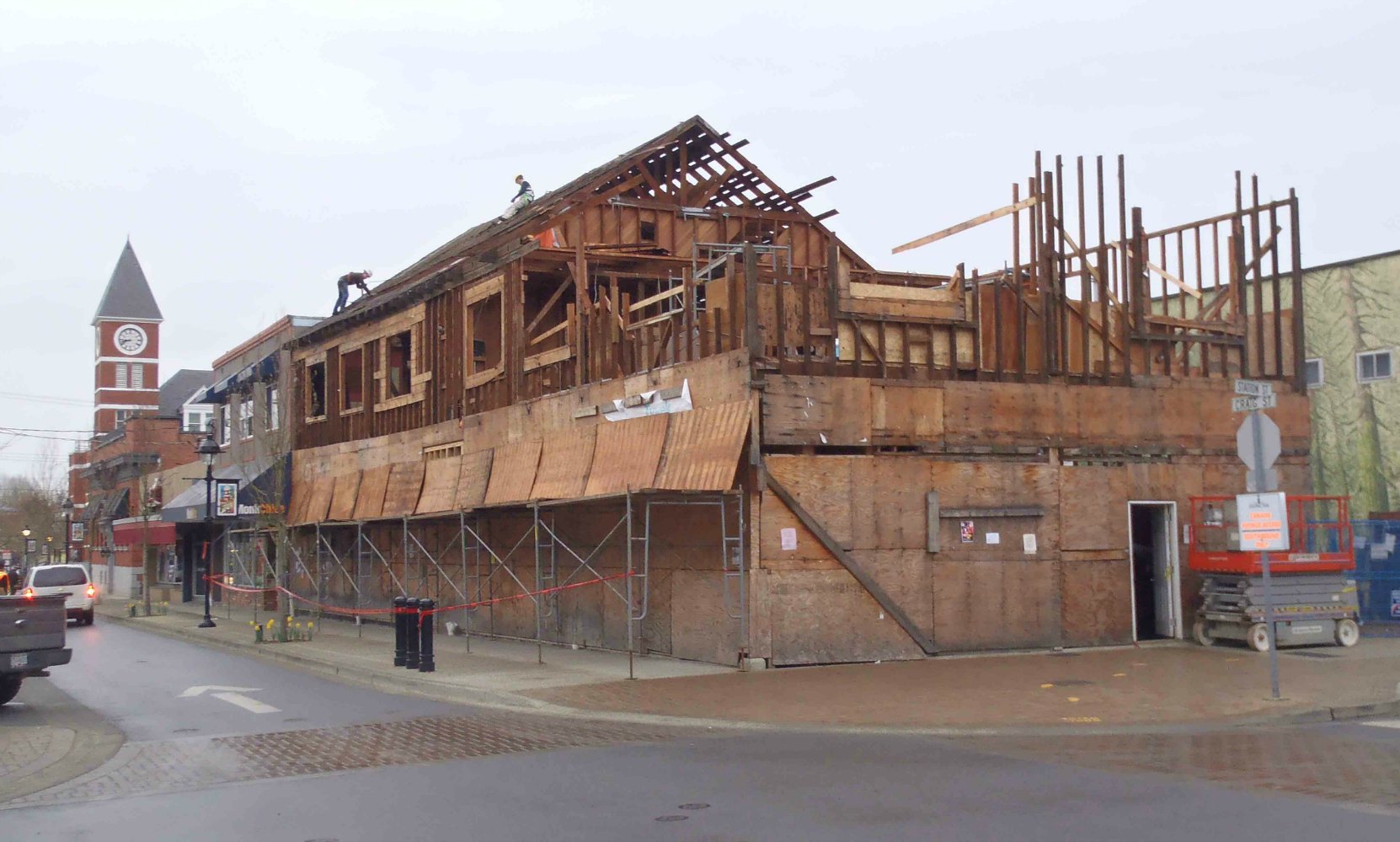 Duncan Emporium Building demolition, Station Street and Craig Street, March 2015