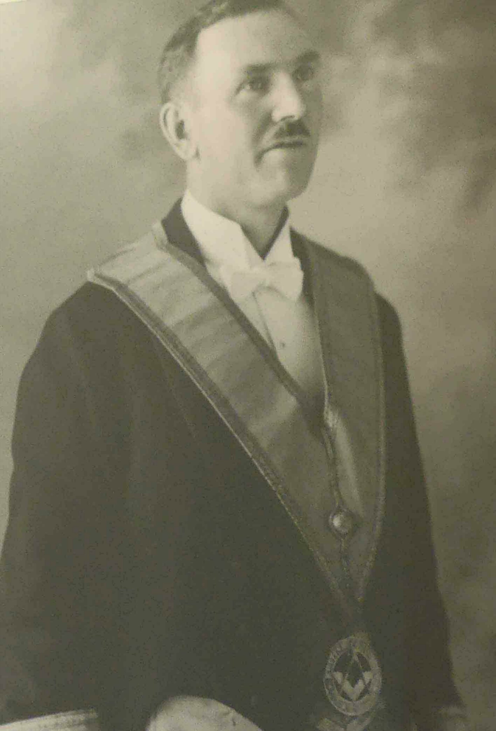Hugh George Savage in Masonic regalia, circa 1932.