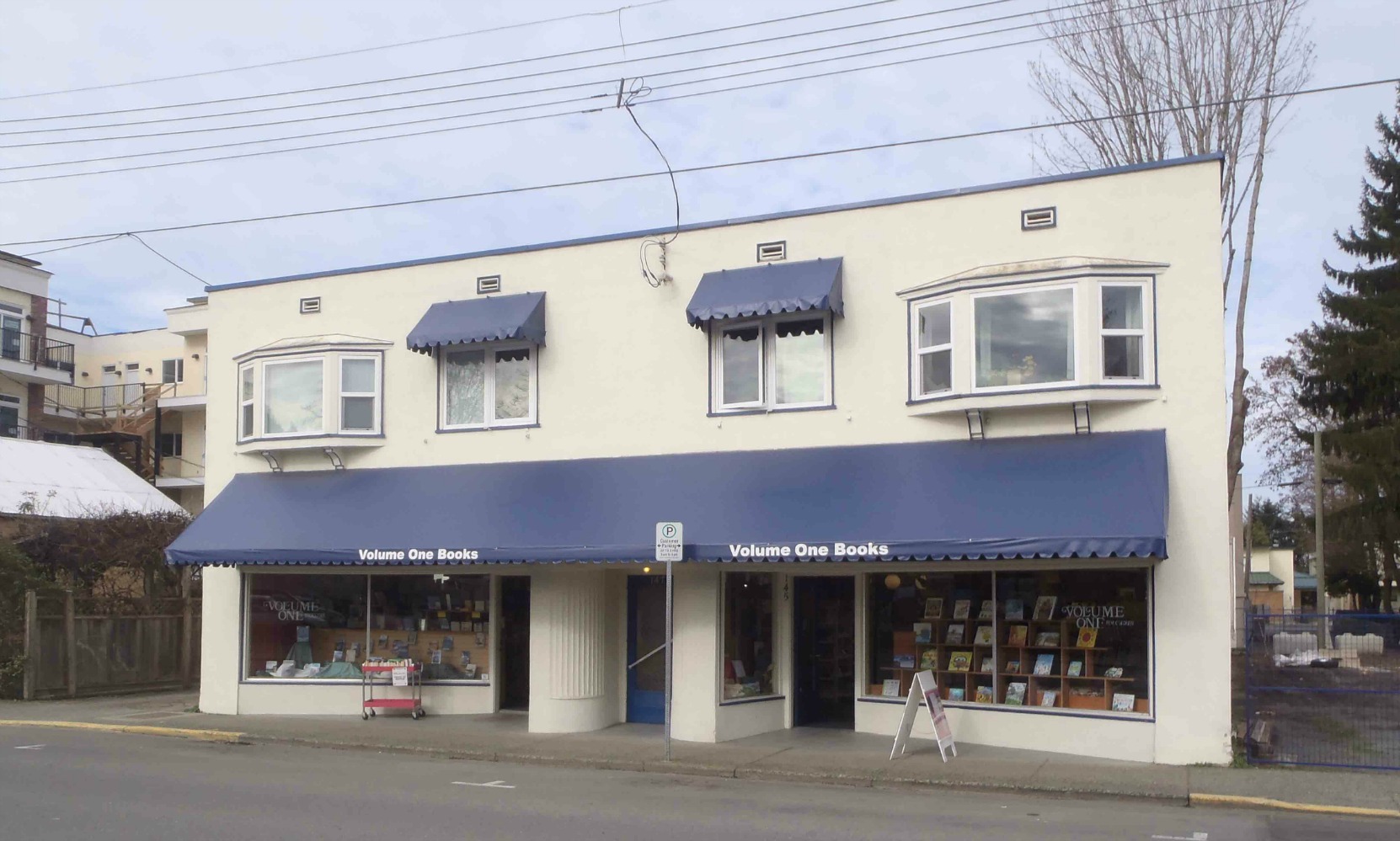 145-149 Kenneth Street, now Volume One Books. Built in 1949 by Claude Green