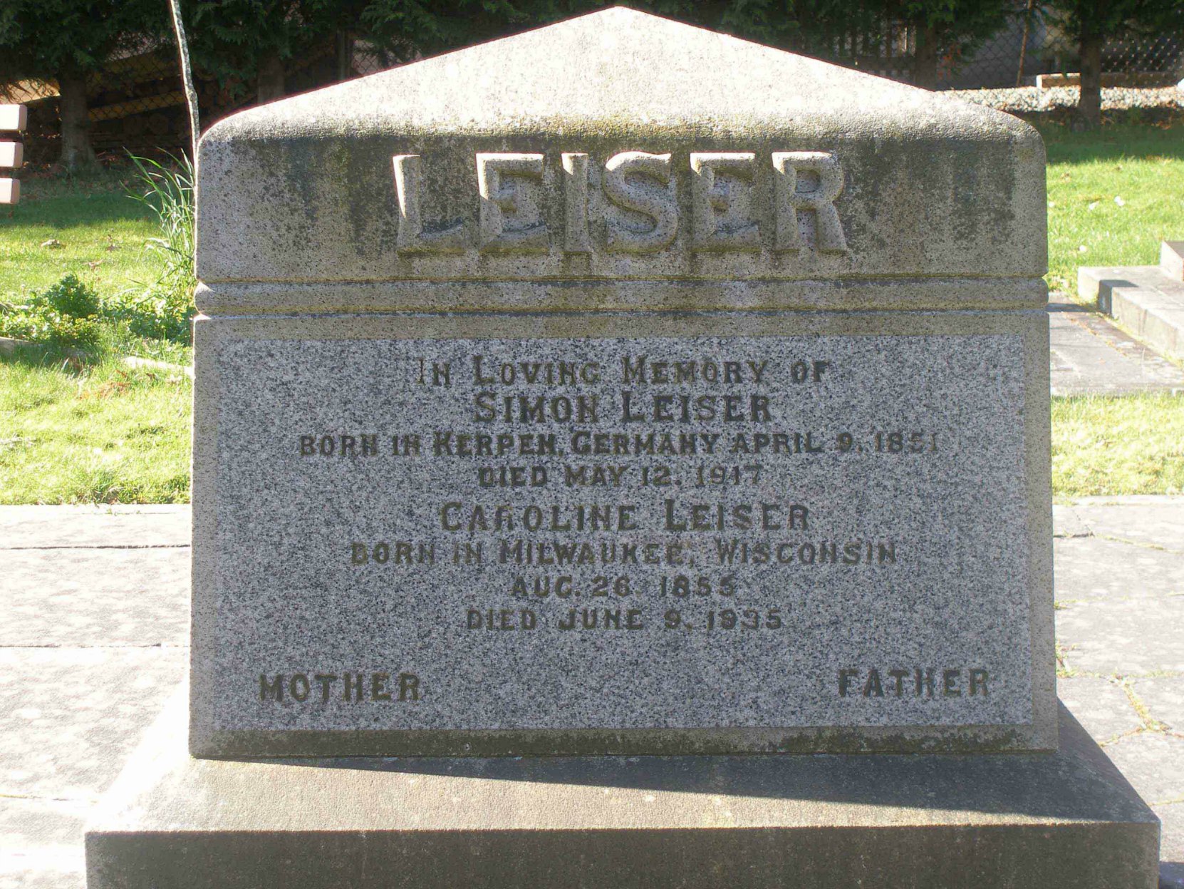 Simon Leiser's grave stone in Victoria Jewish Cemetery