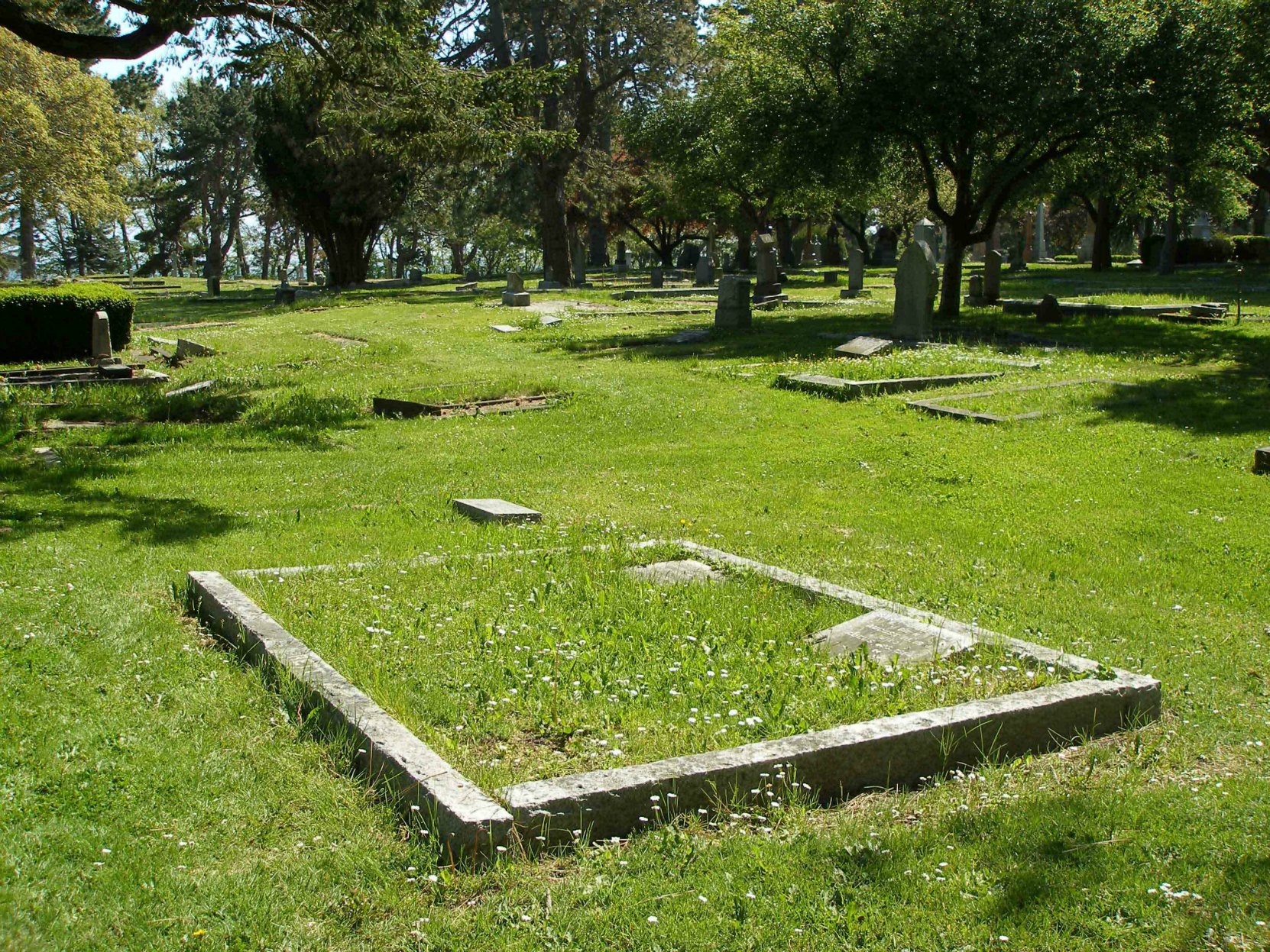 Robert Emmett Brett (1869-1930) grave, Ross Bay Cemetery. Victoria, B.C.