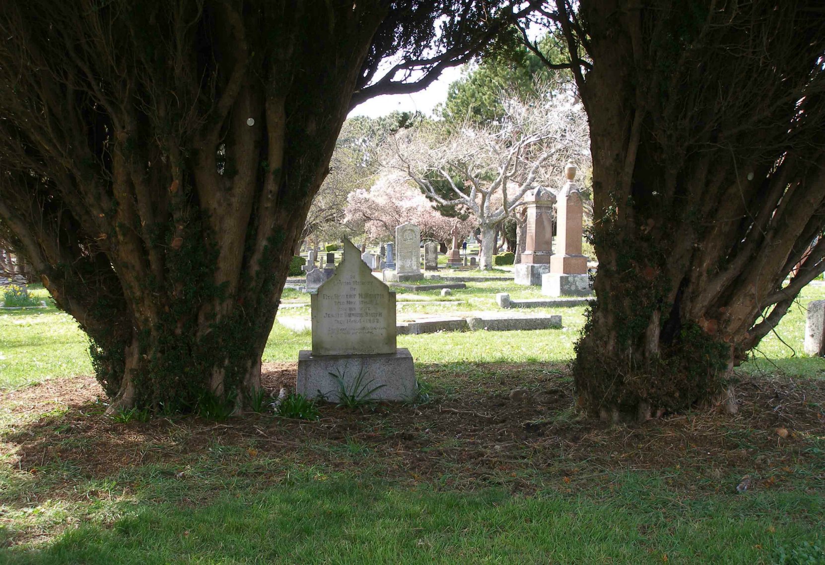 The grave of Reverend Robert Hall Smith and Jessie Burnes Smith, Ross Bay Cemetery, Victoria, B.C.