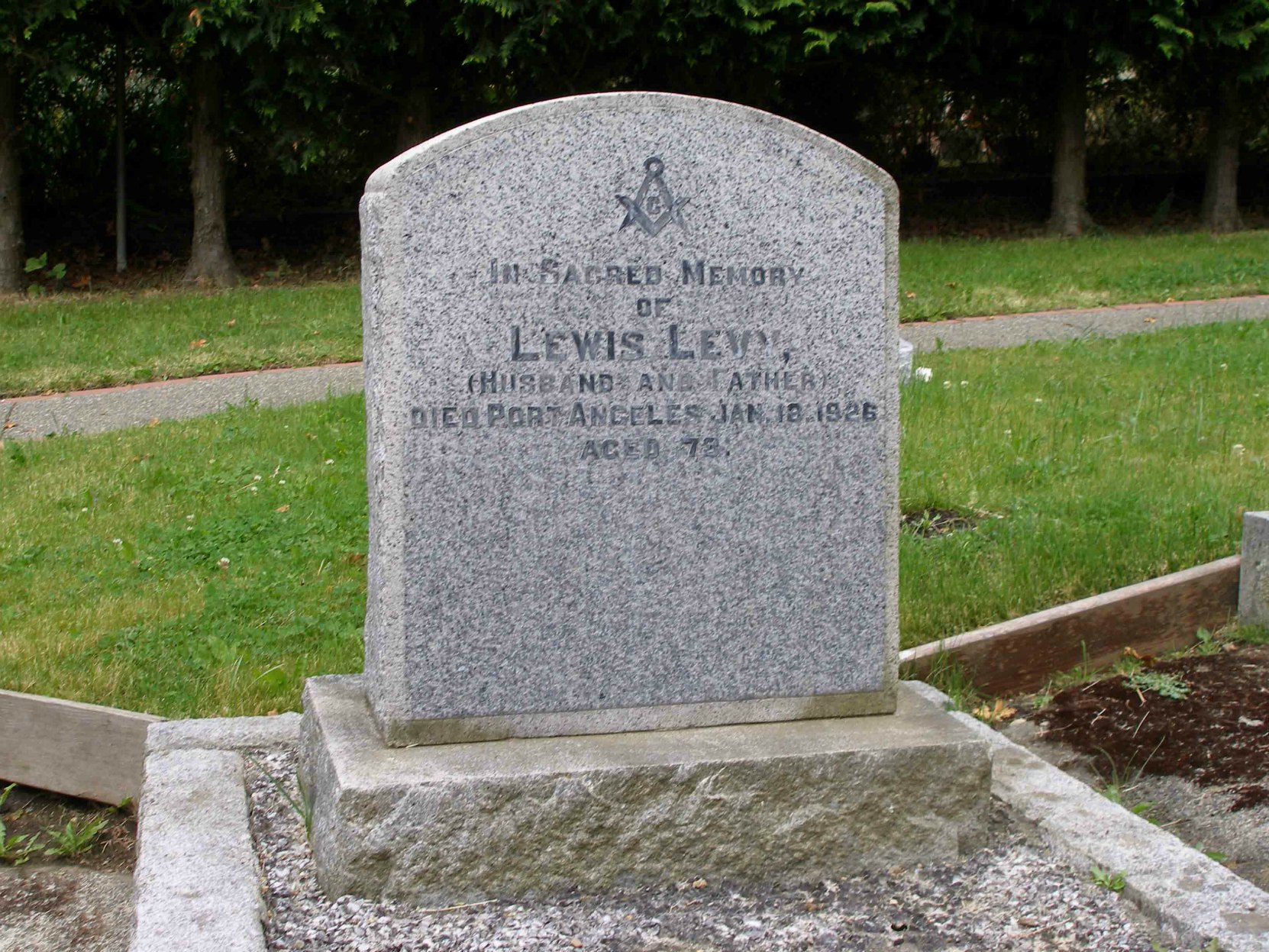 Lewis Levy headstone, Victoria Jewish Cemetery, Victoria, B.C.