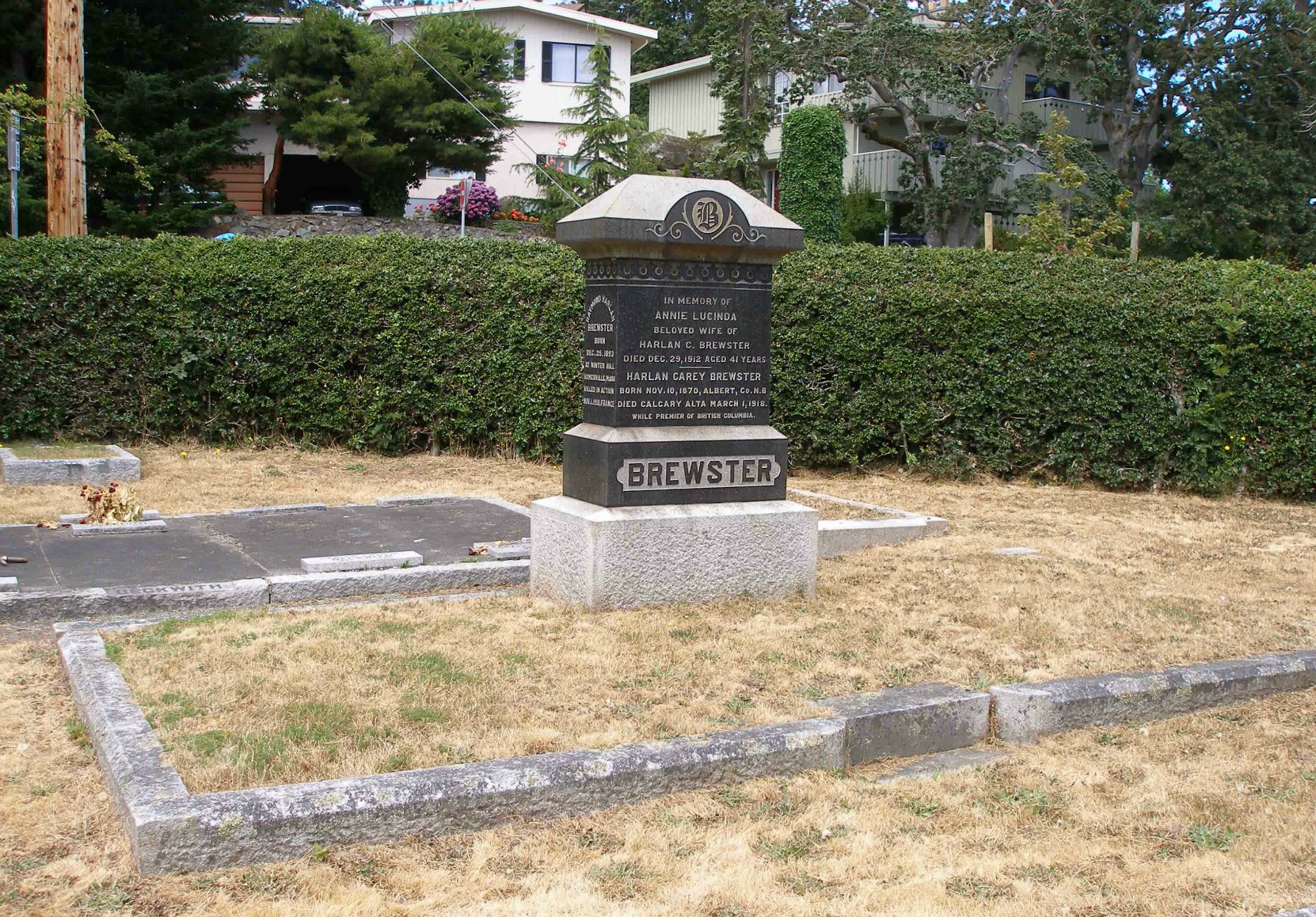 Harlan Carey Brewster family burial plot, Ross Bay Cemetery, Victoria, B.C. (photo by Temple Lodge No. 33 Historian)