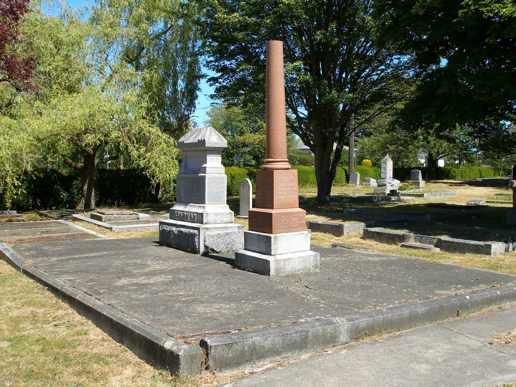 Dr. George Lawson Milne grave, Ross Bay Cemetery, Victoria, B.C. (photo by Temple Lodge No.33 Historian)