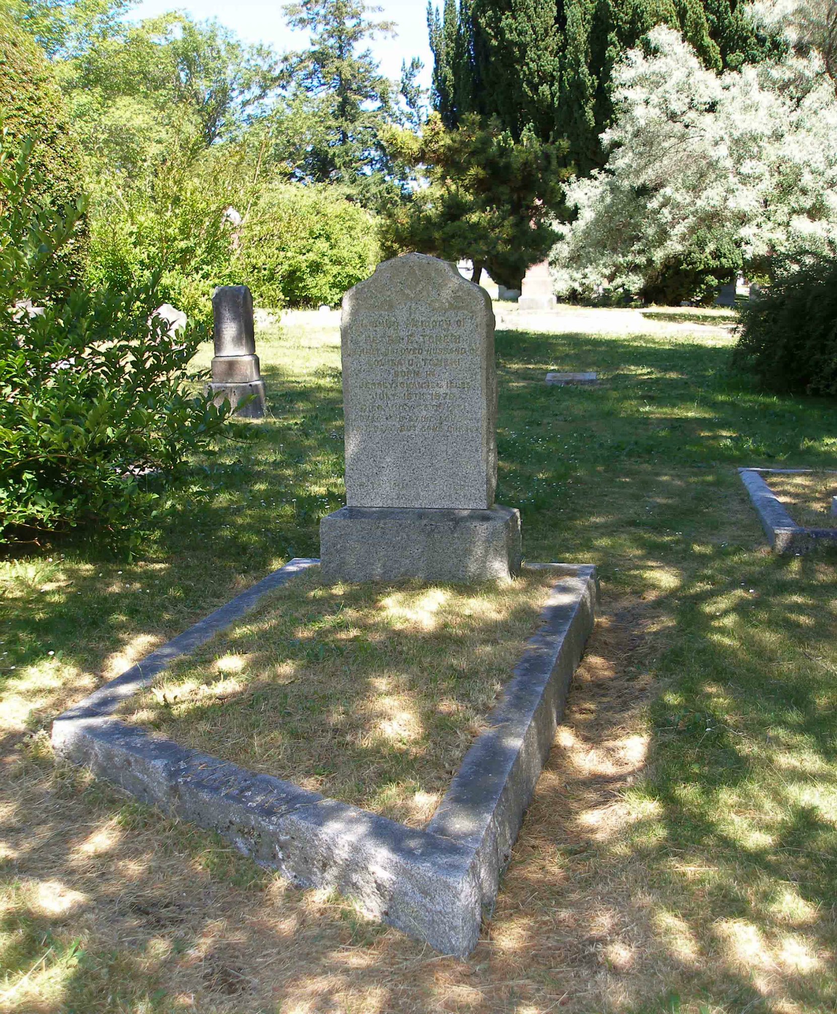 Peter Edward Toneri grave, Ross Bay Cemetery, Victoria, B.C. (photo by Temple Lodge No. 33 Historian)