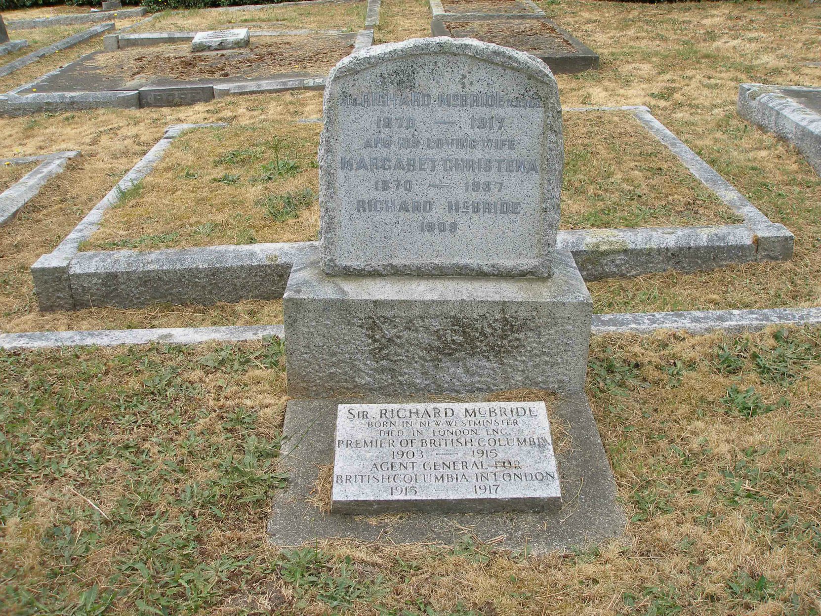 Sir Richard McBride )1870-1917), headstone, Ross Bay Cemetery, Victoria, B.C. (photo by Temple Lodge No. 33 Historian)