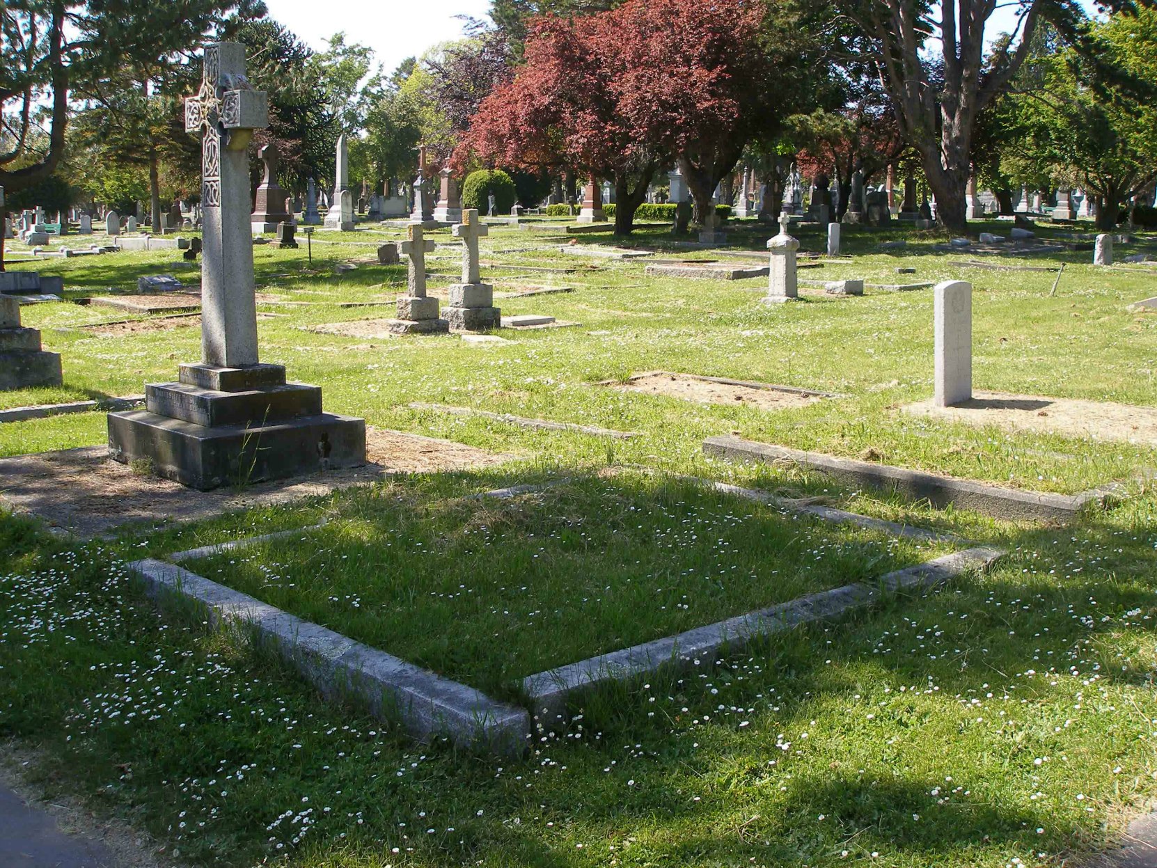 Thomas Catterall grave, Ross Bay Cemetery, Victoria, B.C. (photo by Temple Lodge No. 33 Historian)