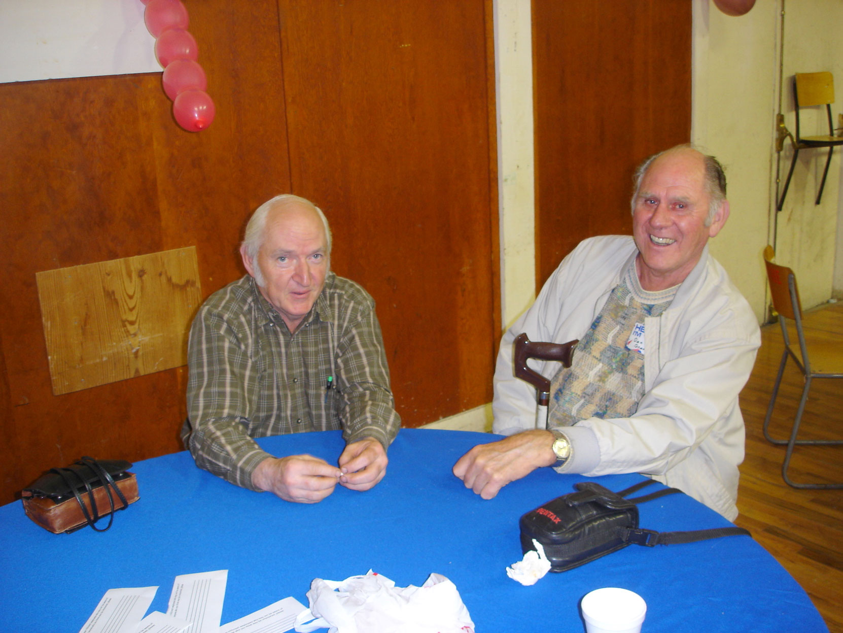 Bob Crawford (left) at the Hillcrest Lumber Co. Employees Reunion in 2006. (photo courtesy of Cecil Ashley)