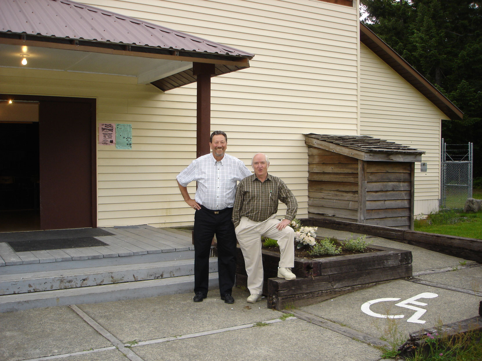 Bob Crawford (right) and Cecil Ashley at the Hillcrest Lumber Co. Employees Reunion in 2006. (photo courtesy of Cecil Ashley)