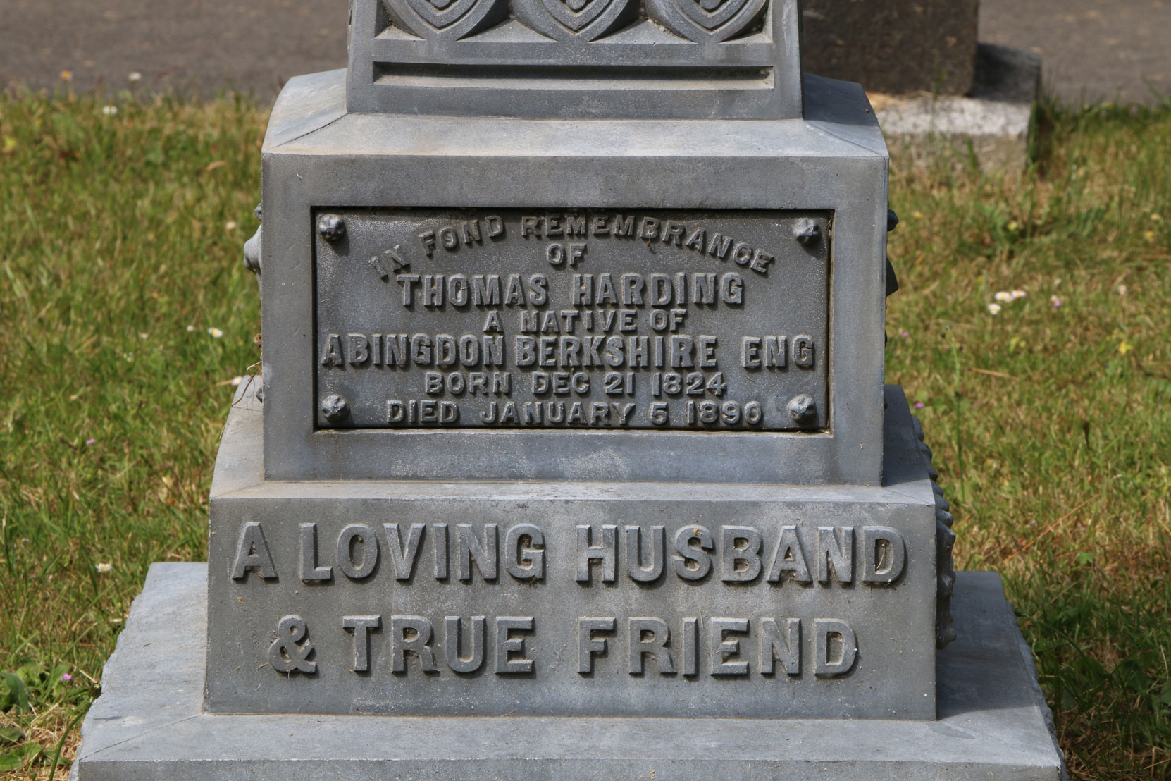 Thomas Harding grave inscription, Ross Bay Cemetery, Victoria, BC (photo: Temple Lodge No. 33 Historian)