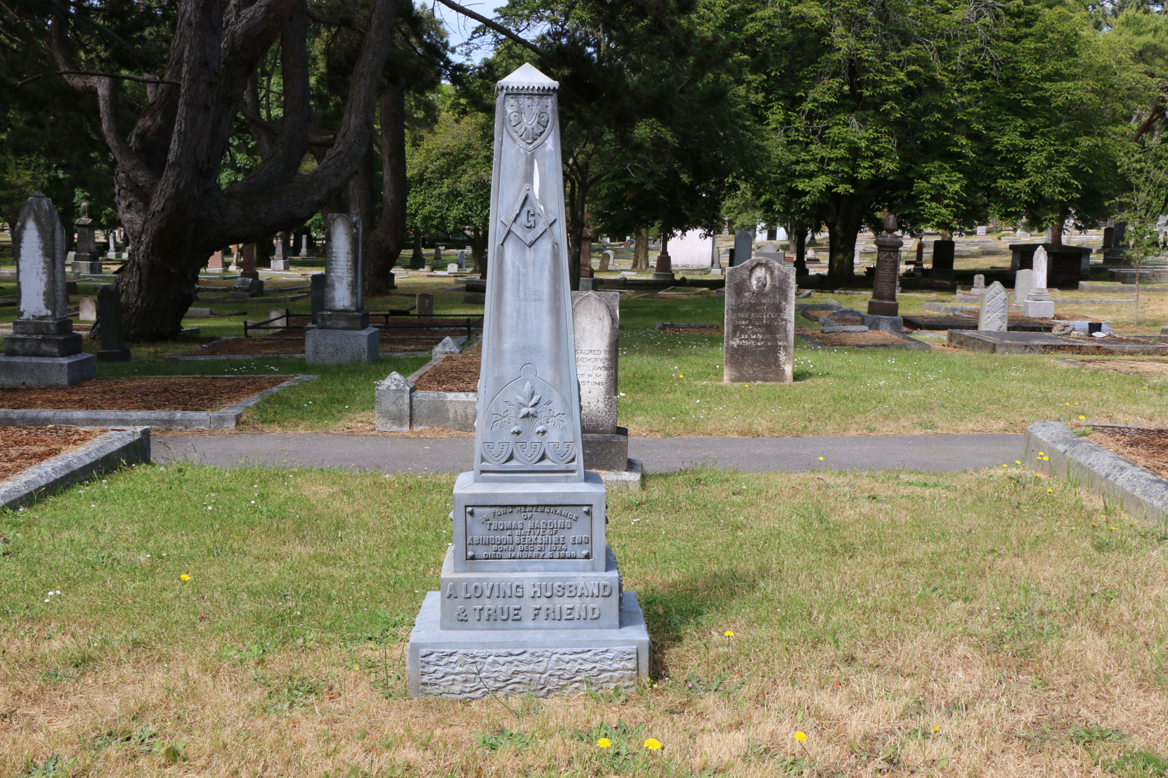 Thomas Harding grave, Ross Bay Cemetery, Victoria, BC (photo: Temple Lodge No. 33 Historian)