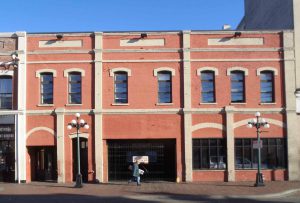 1407-1411 Broad Street, built in 1906 by John Meston & Company for its carriage making business. (photo_Temple Lodge No. 33 Historian)