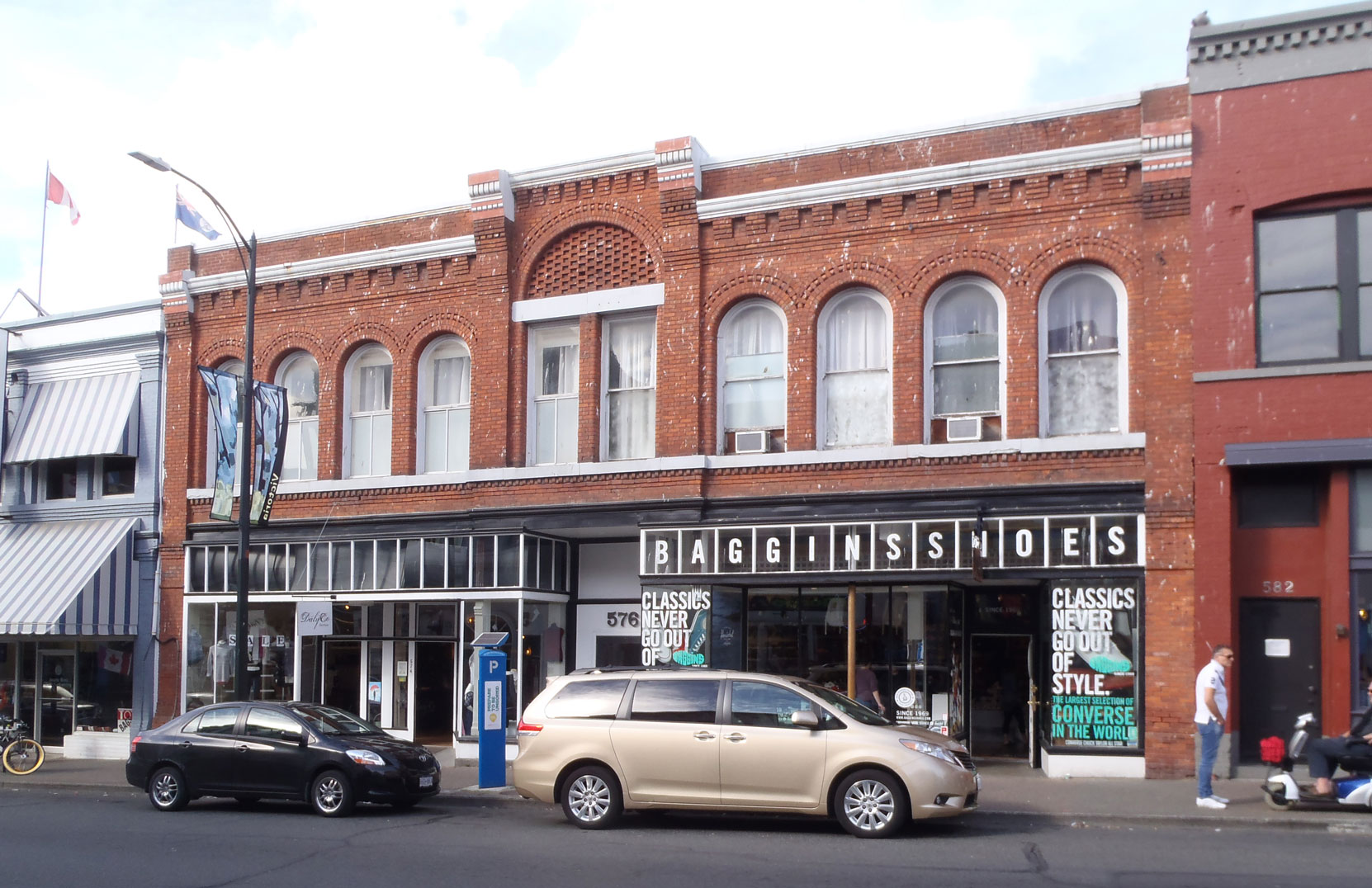 574-580 Johnson Street, built in 1899 by architect Thomas Hooper for D.E. Campbell and Alexander G. McCandless (photo: Temple Lodge No. 33 Historian)