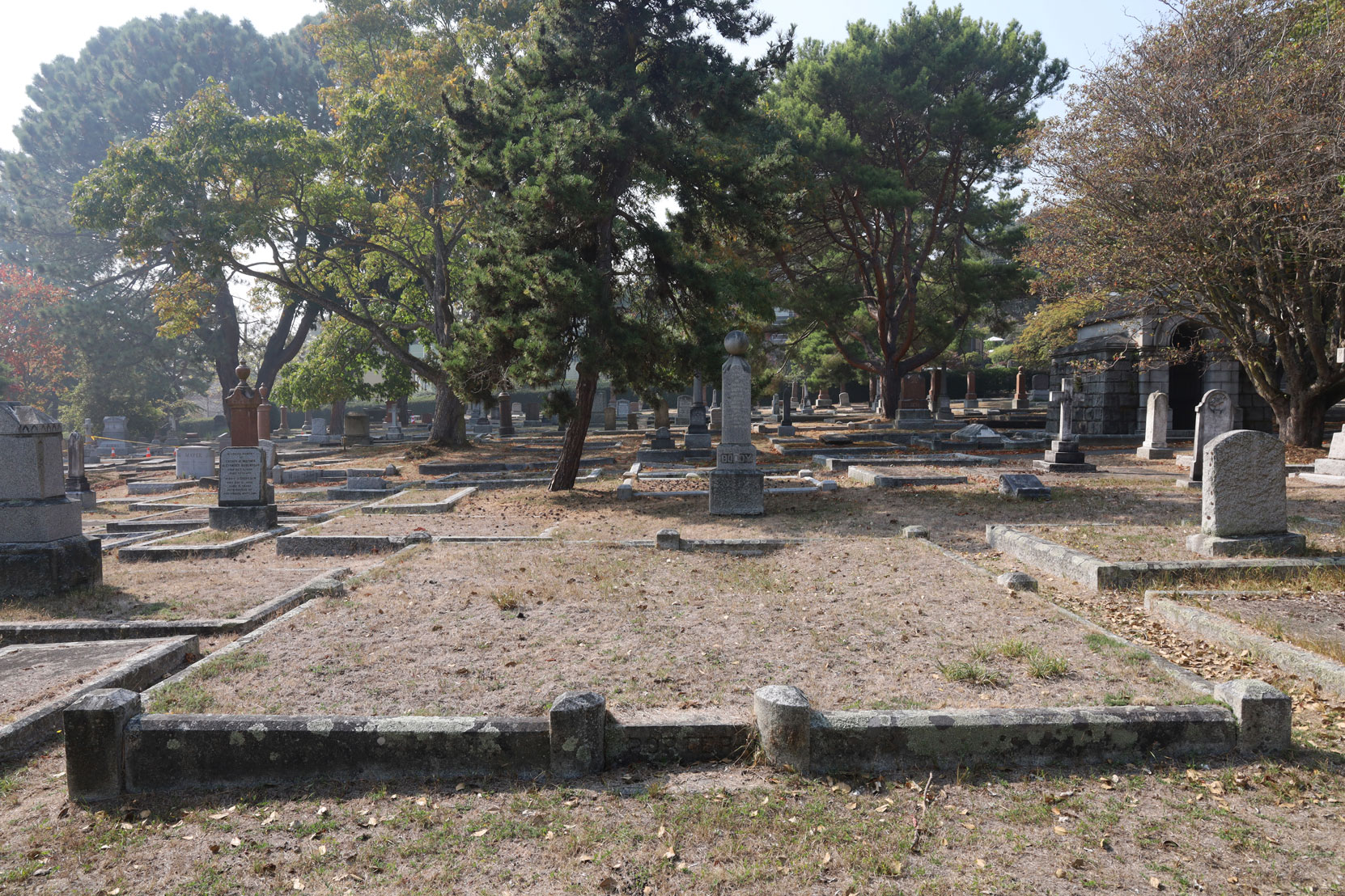 Robert Porter grave, Ross Bay Cemetery, Victoria, BC (photo: Temple Lodge No. 33 Historian)