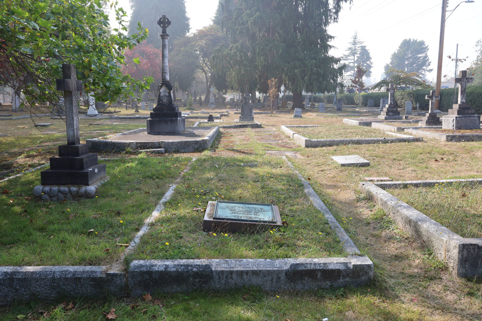 Alfred Cornelius Flumerfelt grave, Ross Bay Cemetery, Victoria, BC (photo: Temple Lodge No. 33 Historian)